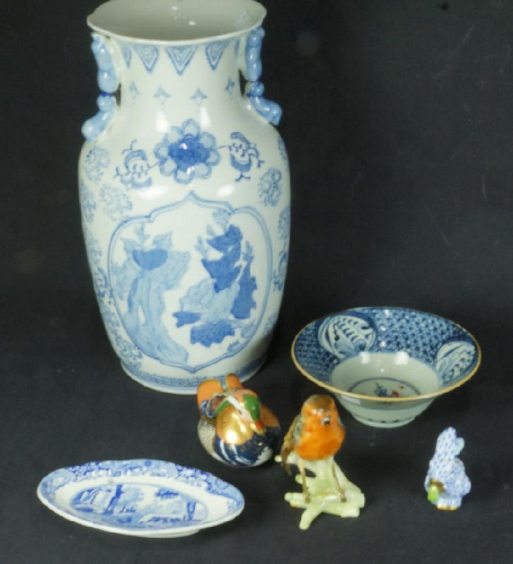 Mixed lot of six porcelain pieces