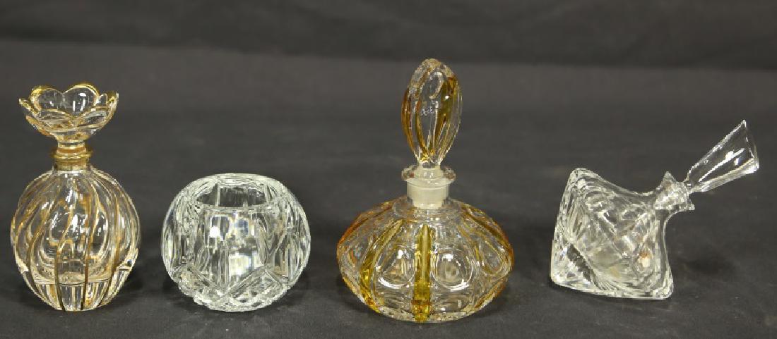 Mixed lot of four art glass pieces