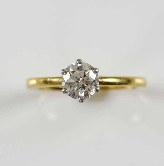 Diamond solitaire ring