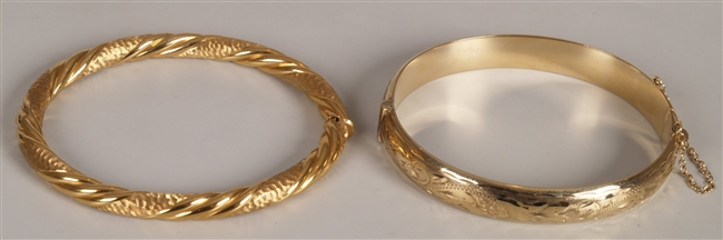 Two 9ct gold bangles, to include a hinged bangle