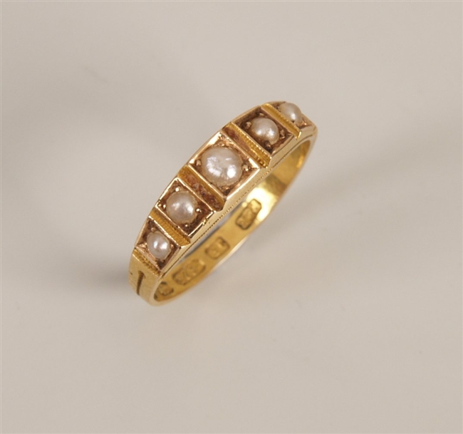Victorian 15ct gold five stone split pearl ring,