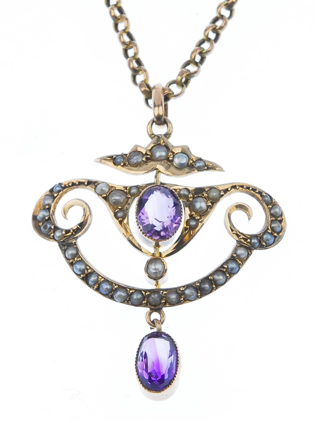 9ct gold amethyst and split pearl pendant.