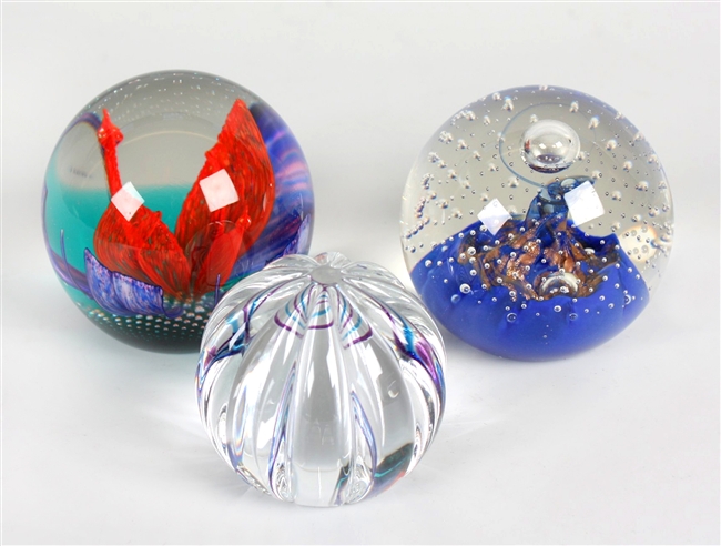 Six Caithness glass paperweights