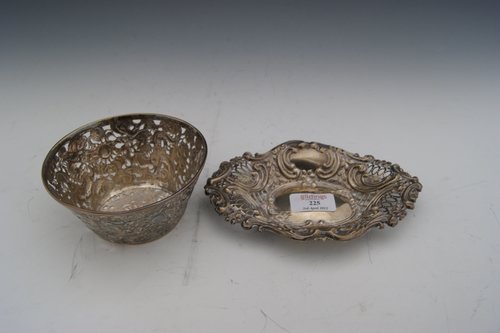 Victorian silver sweetmeat dish
