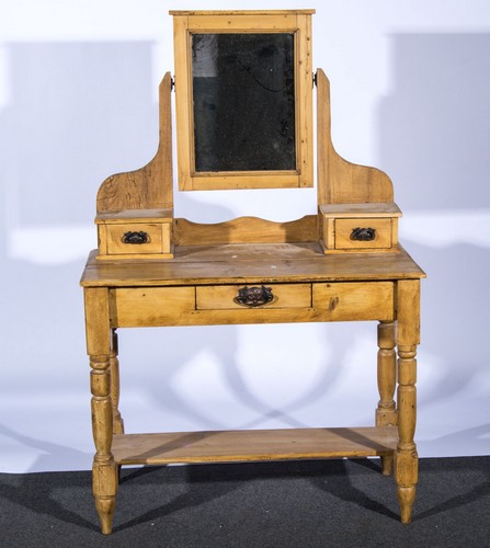 Stripped pine dressing table.