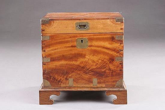 CAMPAIGN CAMPHOR WOOD BOX