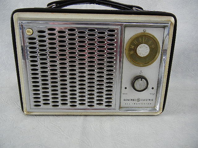 General Electric All Transistor Vintage Radio