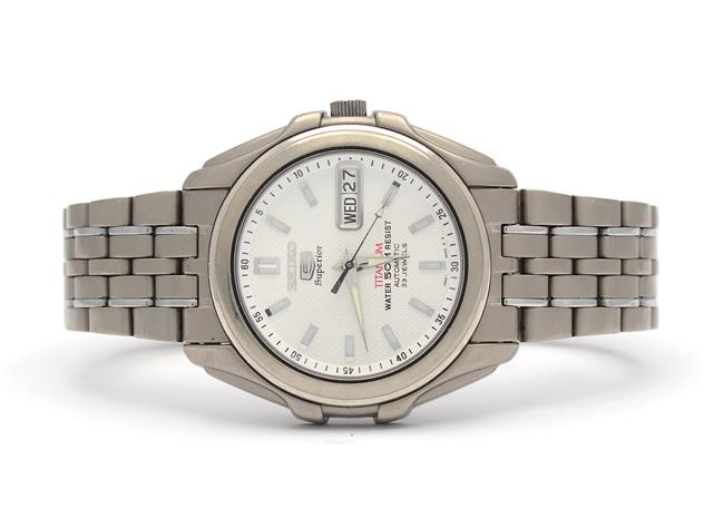 Armbandsur Seiko Superior Titanium 38mm