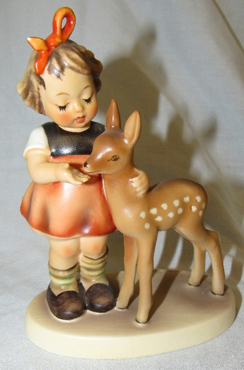 Hummel Figurine Friends # 136/1 TMK 5, EC