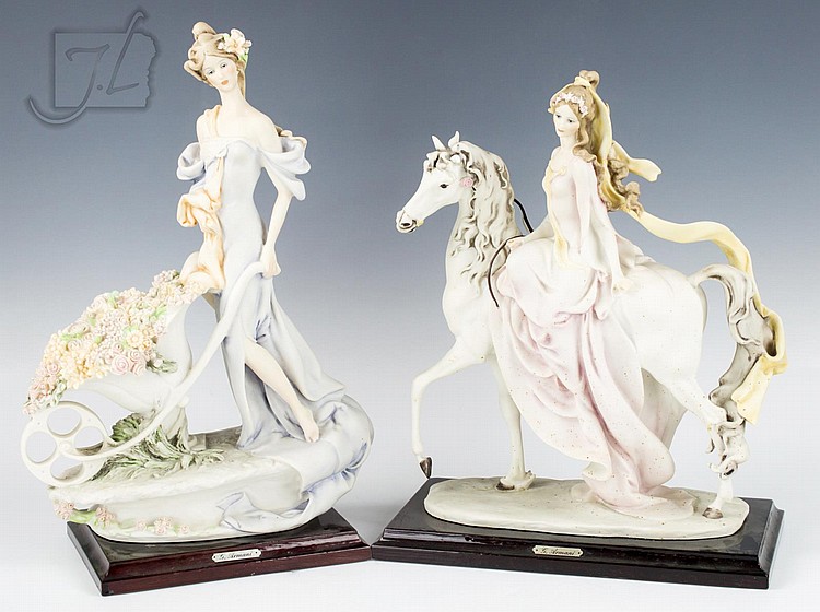 Giuseppe Armani Capodimonte Woman Figure Pair