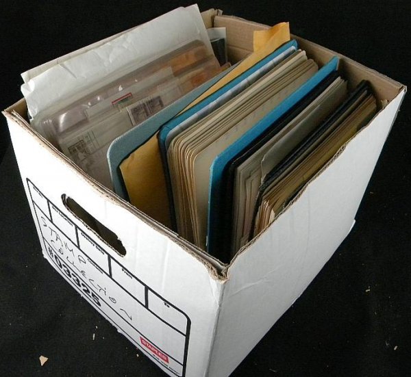 Mixed lot american & foreign stamps & albums