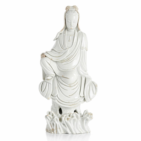 A FINE CHINESE DEHUA BLANC-DE-CHINE FIGURE…