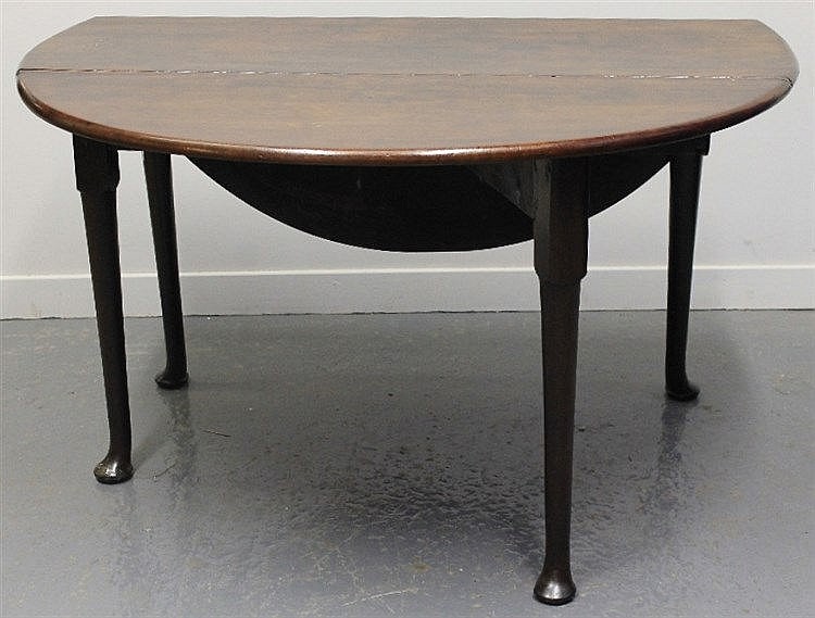 18TH CENTURY MAHOGANY OVAL GATE LEGGED DINING TABLE