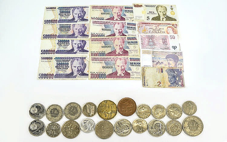Small Mixed Lot Of Modern Banknotes And Coins.
