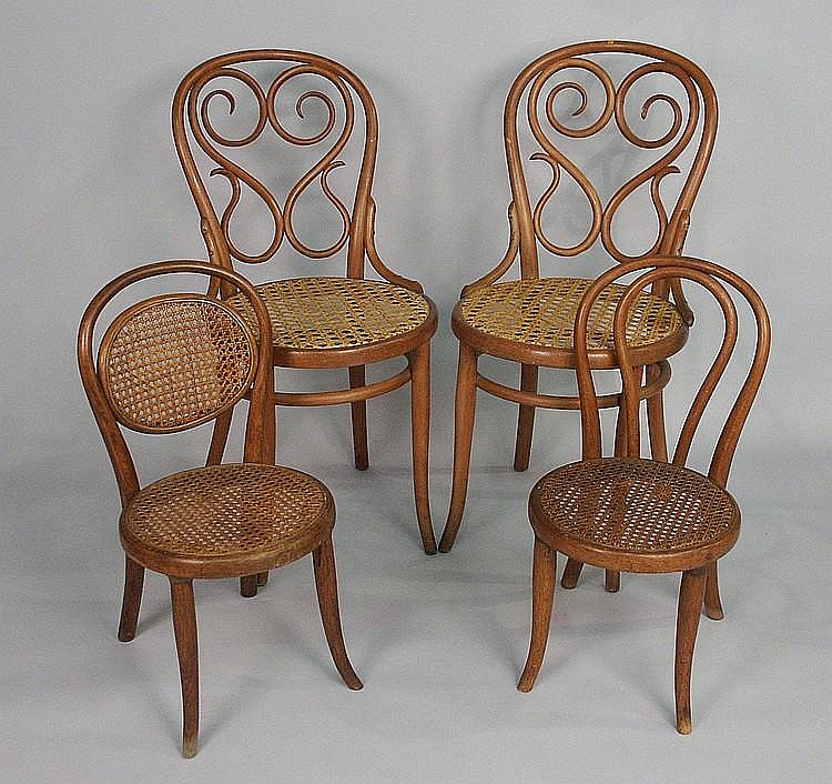 SET OF SIX THONET BENTWOOD SIDE CHAIRS;