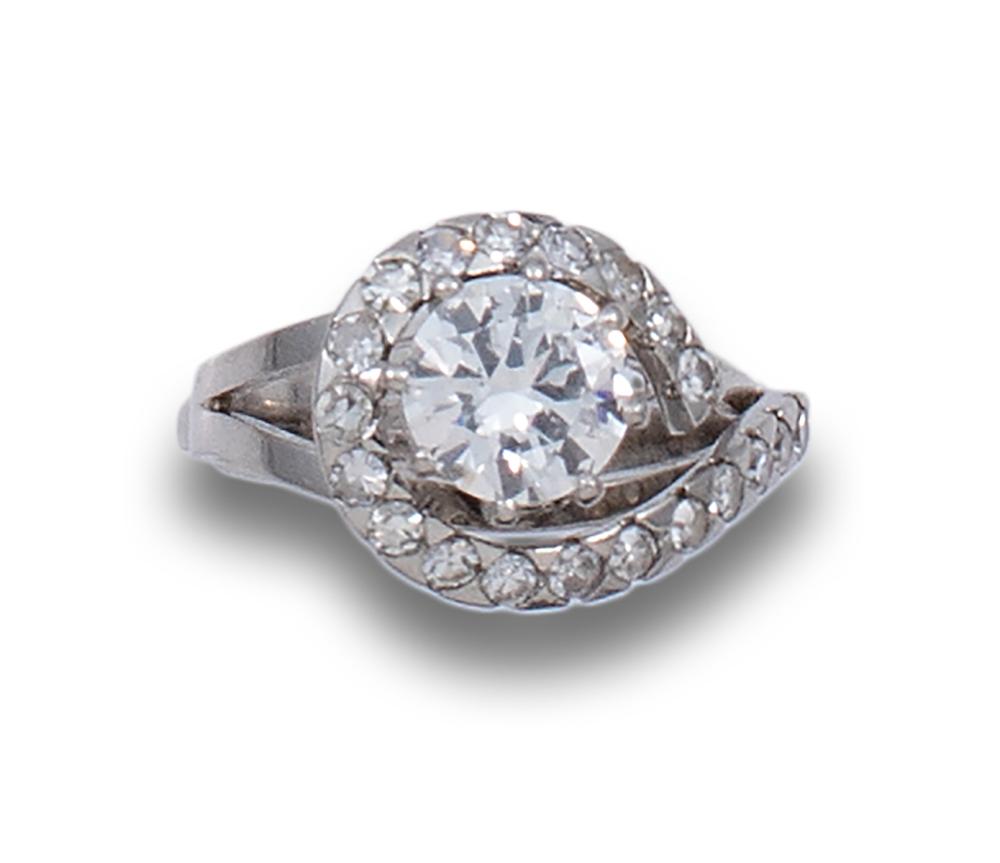 DIAMOND SOLITAIRE RING