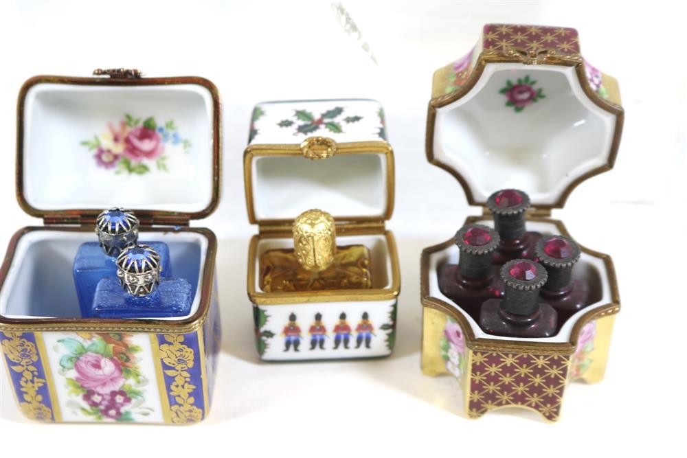 THREE LIMOGES PORCELAIN HINGE-TOP PERFUME/TRINKET BOXES, - Tallest, H: 2 3/4 in.