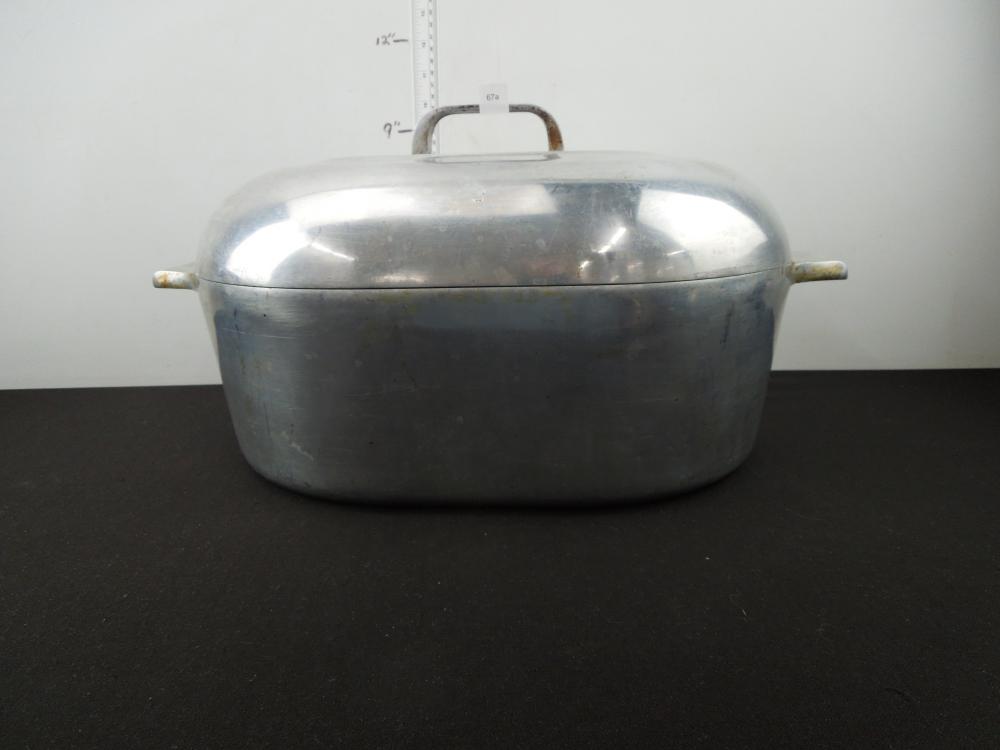 Wagner Ware Magnolite Roaster w/ lid