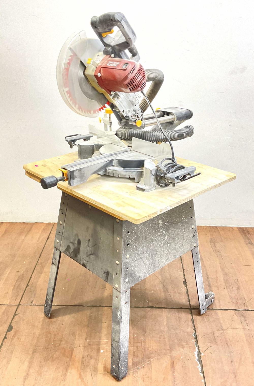 Chicago Electric 10in Compound Miter Saw