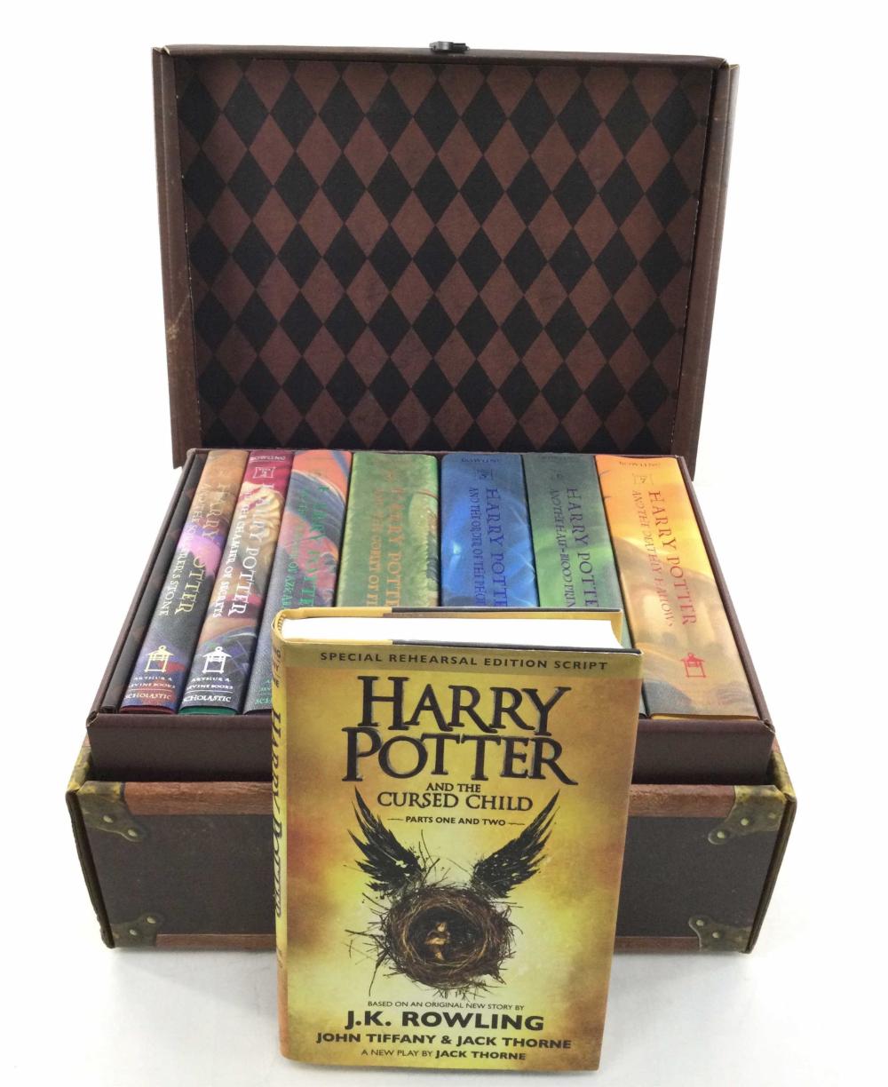 (9pc) First Edition Harry Potter Books & Trunk