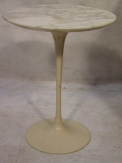 KNOLL Marble Top Tulip Table. Saarinen. Label. D