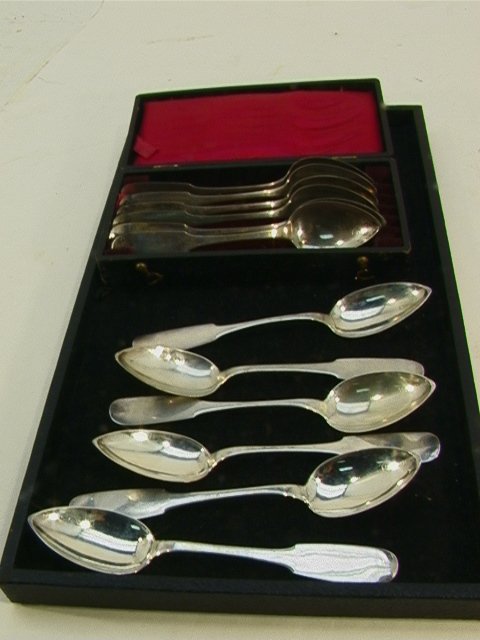 Lot 12 COIN SILVER Spoons Boxed Set of 6 hallmarke