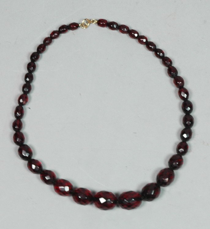 Graduated Faceted Amber Bead Necklace.
