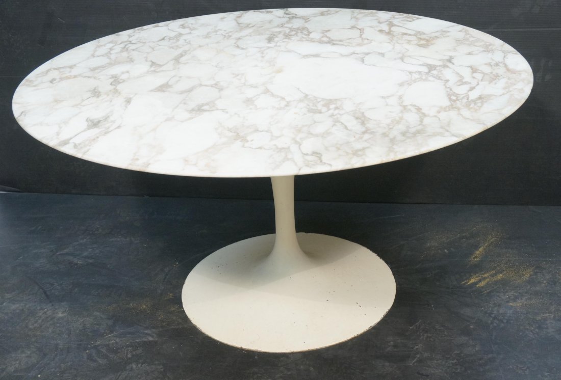 KNOLL Eero SAARINEN Tulip Dining Table. Round Whi
