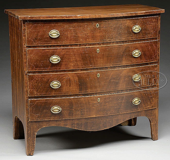 FEDERAL MAHOGANY BOWFRONT CHEST OF DRAWERS.