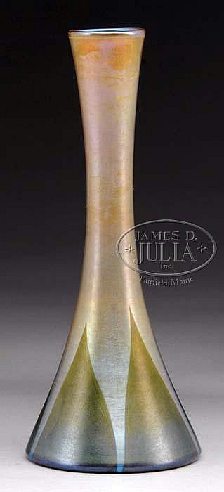TIFFANY STUDIOS ART GLASS VASE.