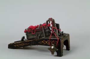 PATENT MODEL: HOUSE & HOUSE KNITTING MACHINE.
