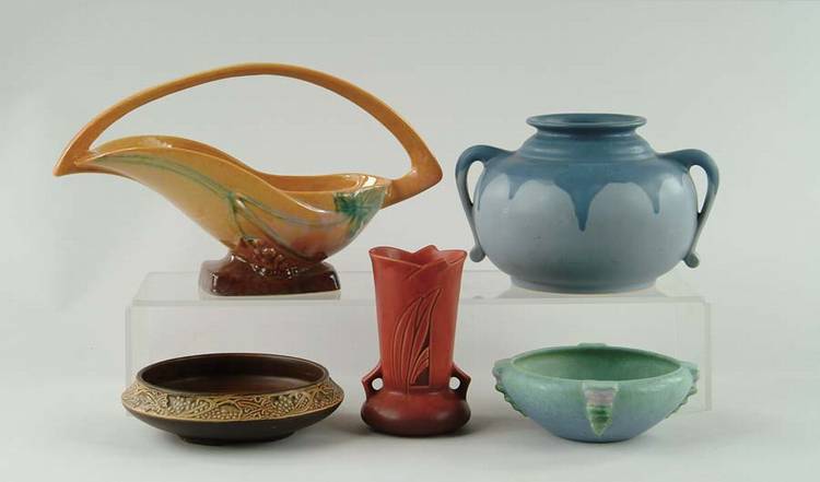 FIVE PIECES OF ROSEVILLE POTTERY