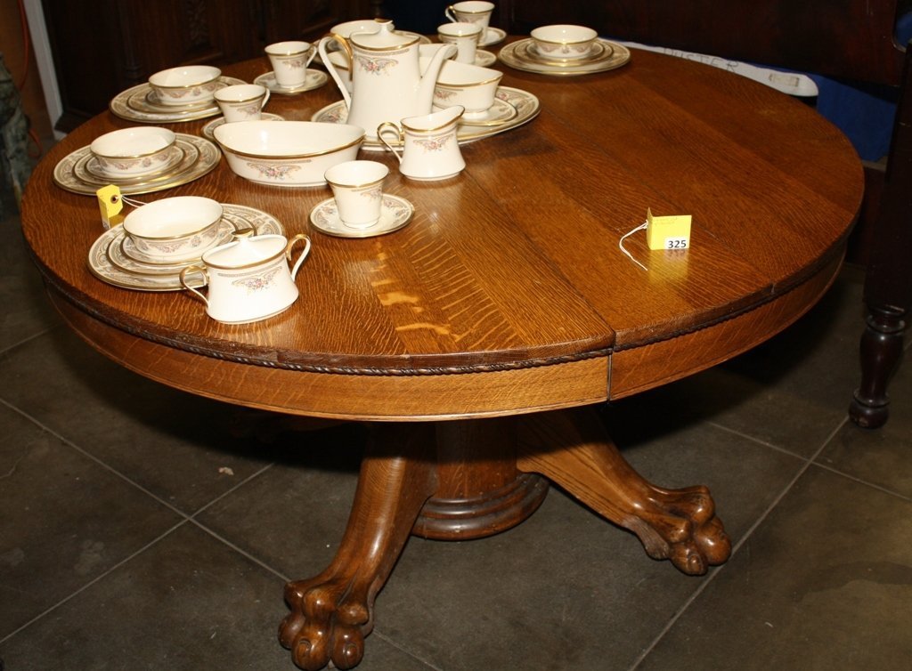Round 54'' quartersawn oak table
