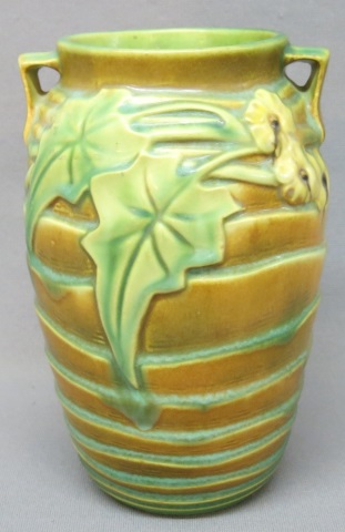 ROSEVILLE POTTERY 'LUFFA' PATTERN VASE