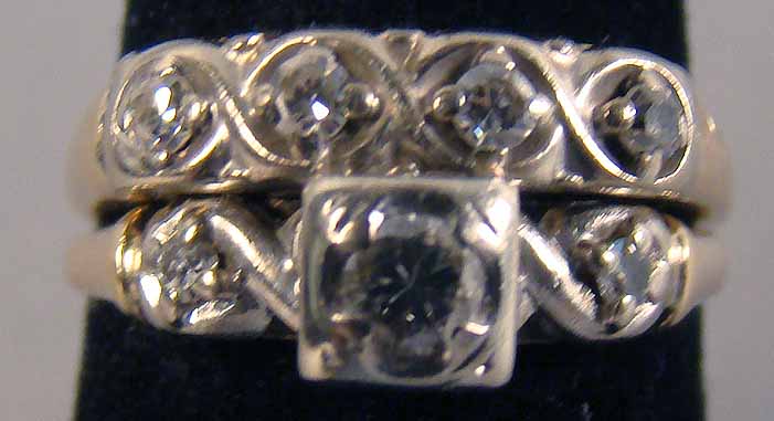 Ladies Vintage14k White Gold and Diamond Wedding Ring