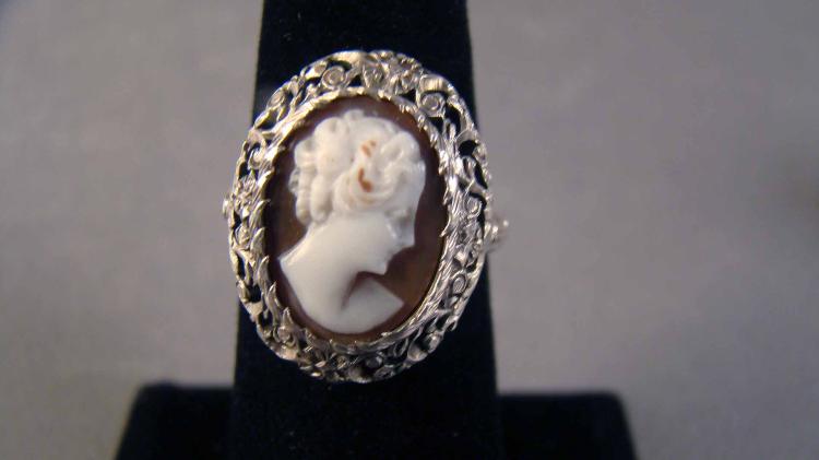 Ladies Sterling Silver Cameo Ring