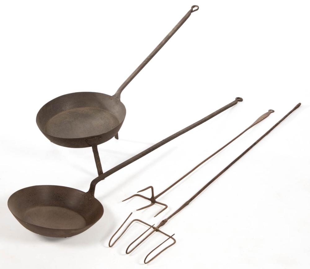 ASSORTED WROUGHT-IRON HEARTH COOKING ARTICLES, LOT OF FOUR