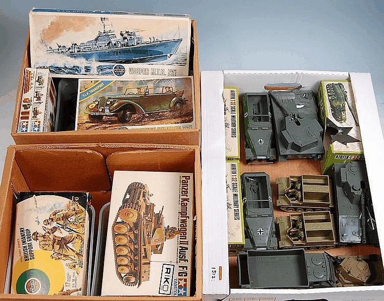 Airfix, mixed 1:32 scale military kits, vehicles