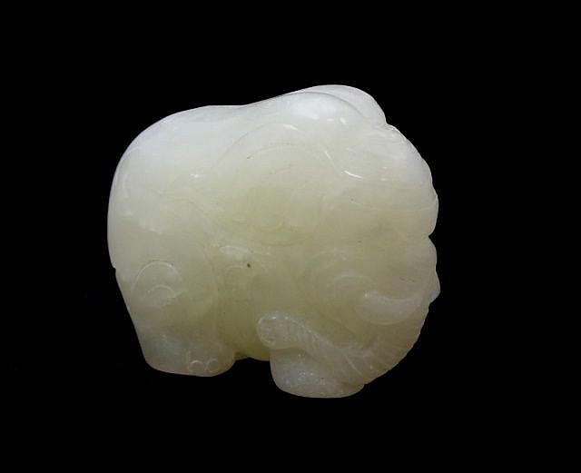 CHINESE WHITE HETIAN JADE ELEPHANT CARVED FIGURE