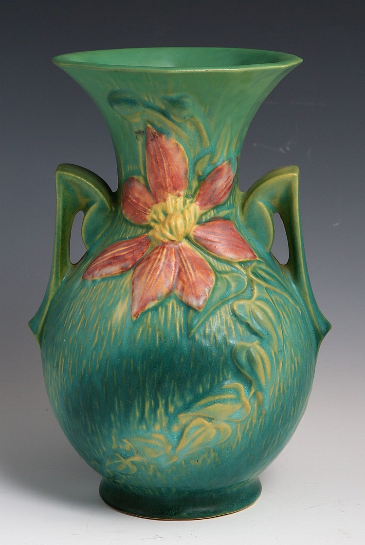 ROSEVILLE CLEMANTIS POTTERY VASE