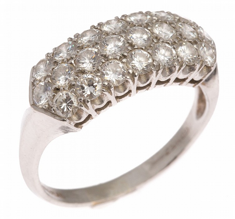 LADIES PLATINUM & DIAMOND CLUSTER RING