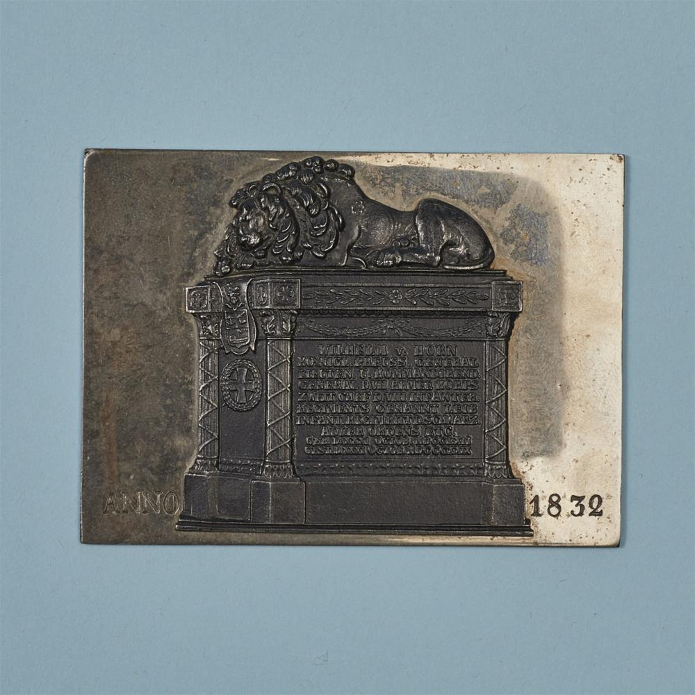 A cast iron New Year's plaque with the grave monument of Wilhelm v. Horn in Münster
