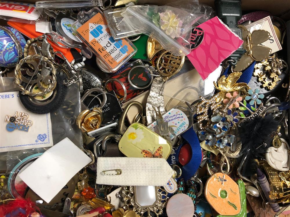 BOX LOT MISCELLANEOUS ACCESSORIES