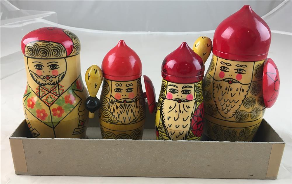 4 RUSSIAN MATRYOSHKA NESTING DOLLS