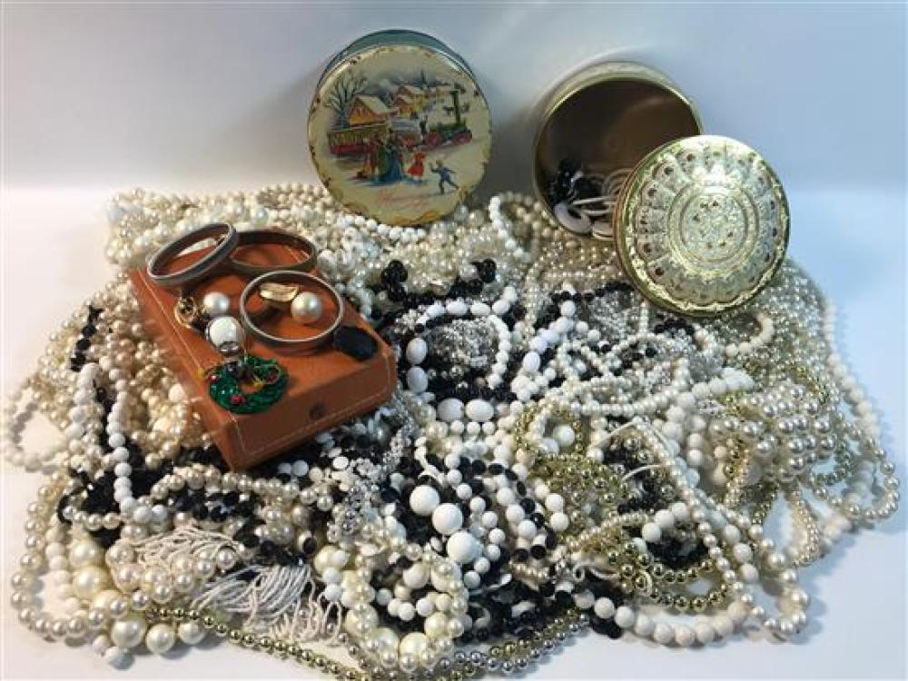 COSTUME JEWELRY AND ACCESSORIES BOX LOT