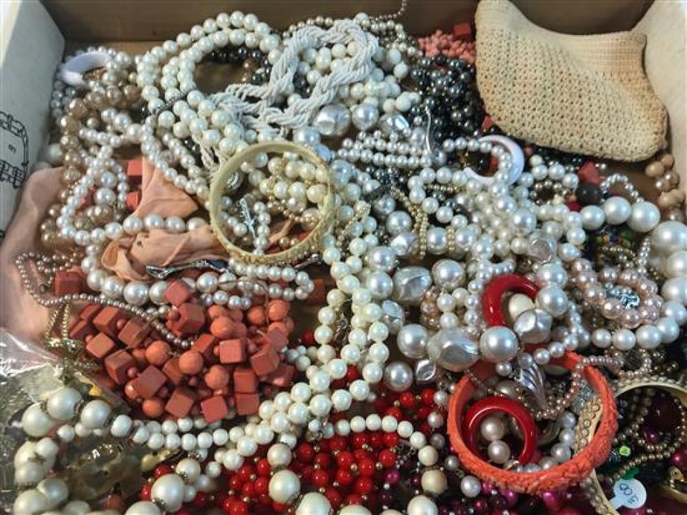 COSTUME JEWELRY & ACCESSORIES LOT