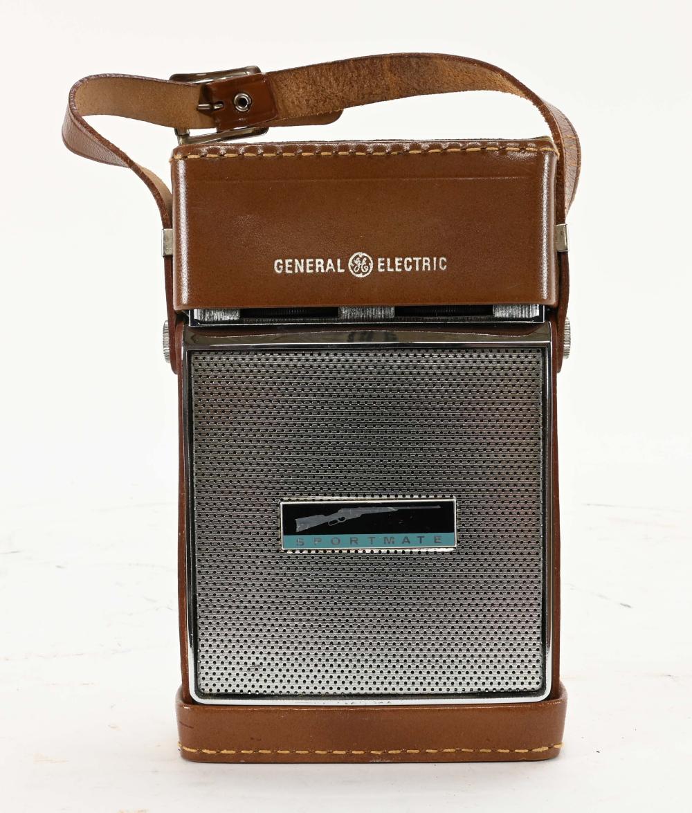 Vintage General Electric Sportmate Transistor Radio