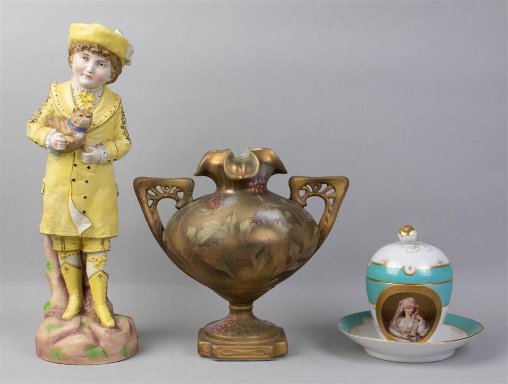 THREE PIECES OF CONTINENTAL PORCELAIN
