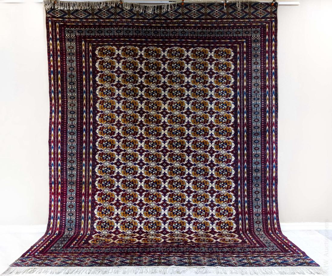 Hand Knotted Oriental Rug.