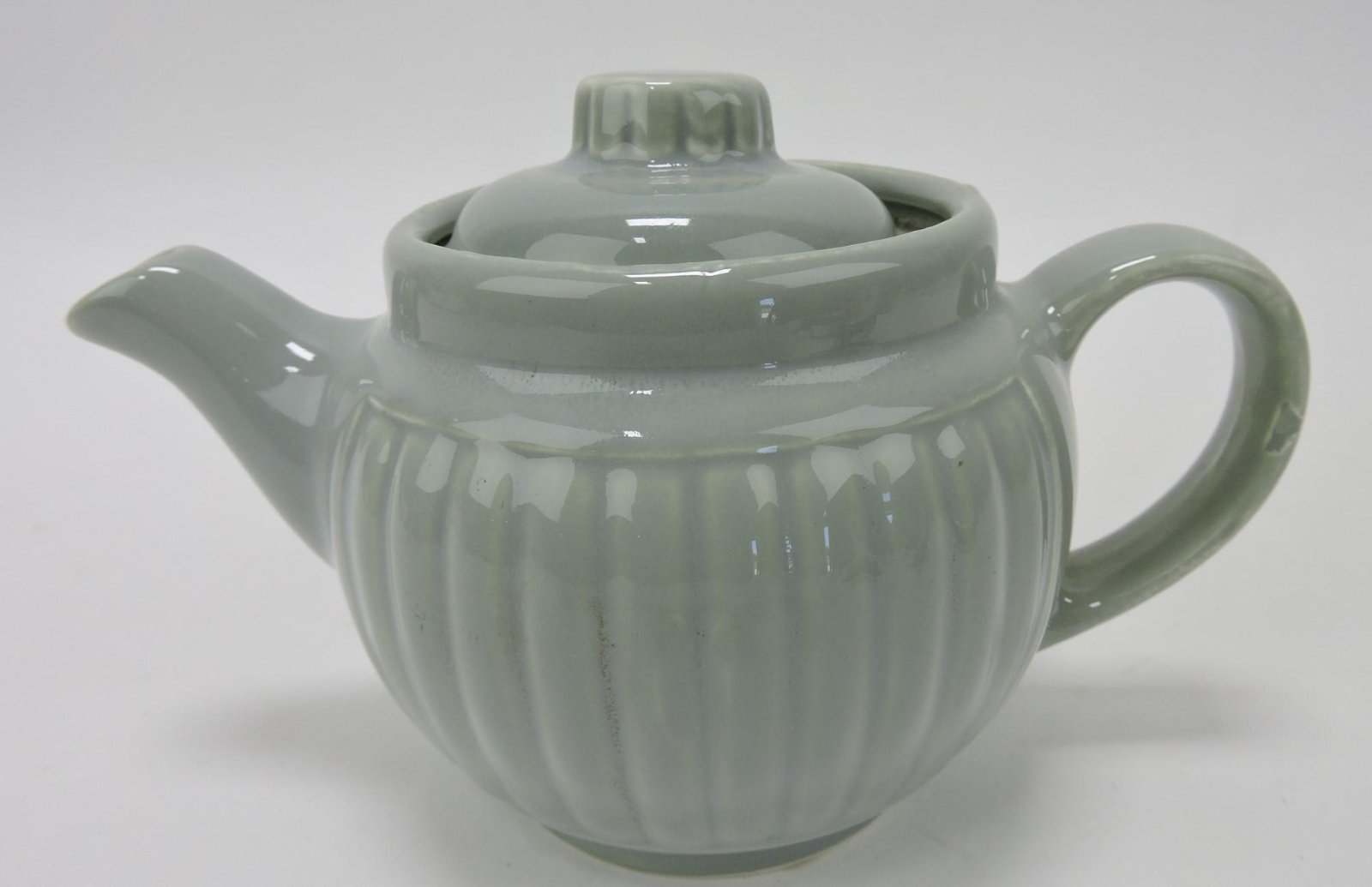 Hall China Everson ribbed teapot, sample,